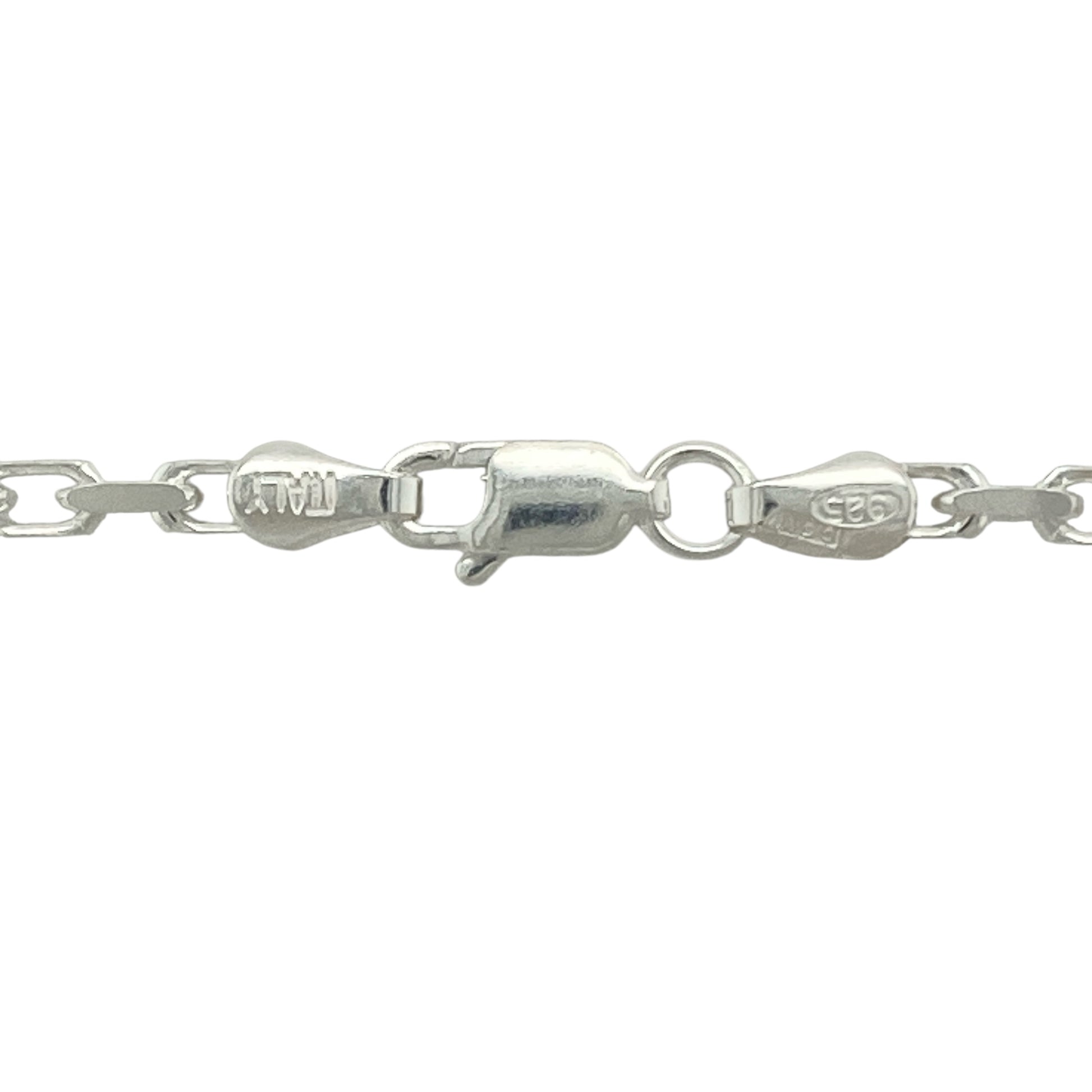 Bring classic shine and subtle sophistication to your collection with this new 925 solid silver 20" faceted Belcher chain, combining timeless design with a refined, light-catching finish—perfect for everyday wear or layering.

Design: The chain features a traditional Belcher link pattern with faceted detailing on each 3mm link, adding extra sparkle and depth to its polished appearance.