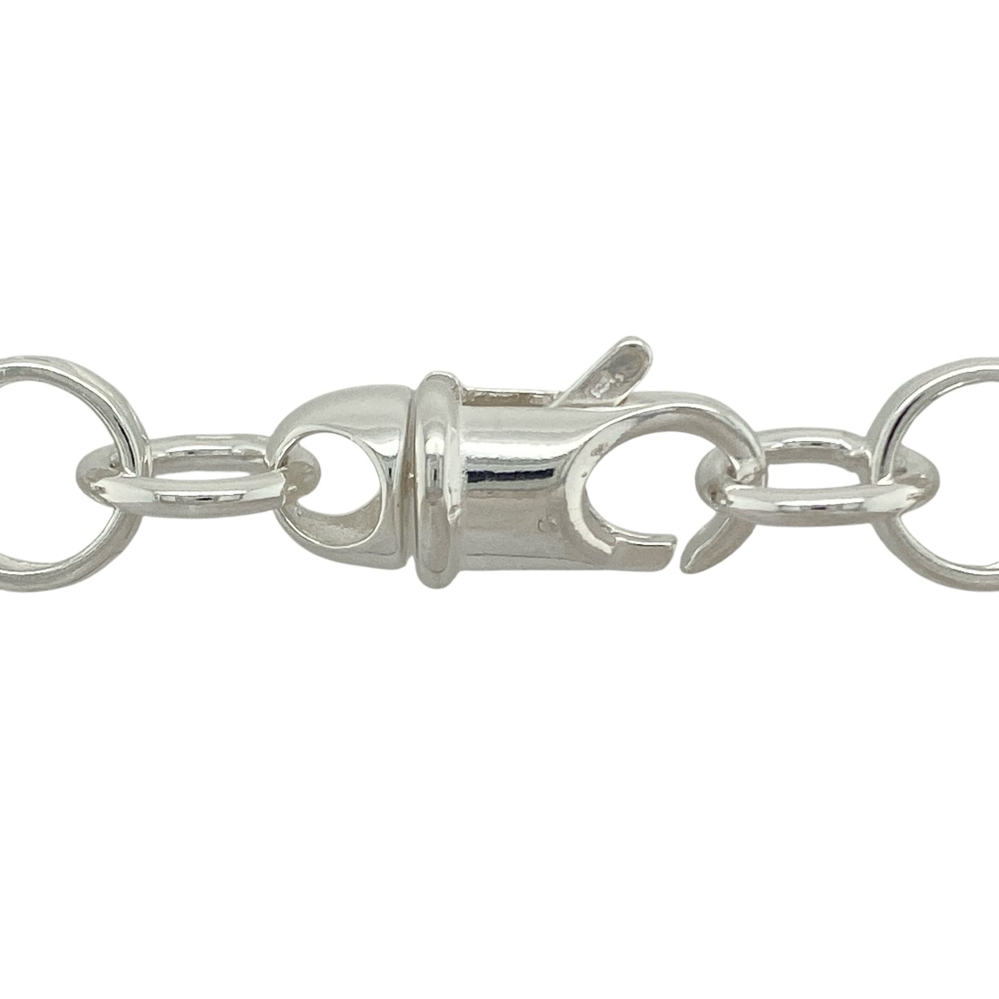 Bring striking style and refined craftsmanship to your collection with this new 925 silver 22" patterned Belcher chain, combining bold design with timeless appeal—perfect for statement wear or elevated everyday style.

Design: The chain features a classic Belcher link pattern with large 12mm round links, alternating between patterned and plain finishes to create a dynamic contrast of texture and shine.