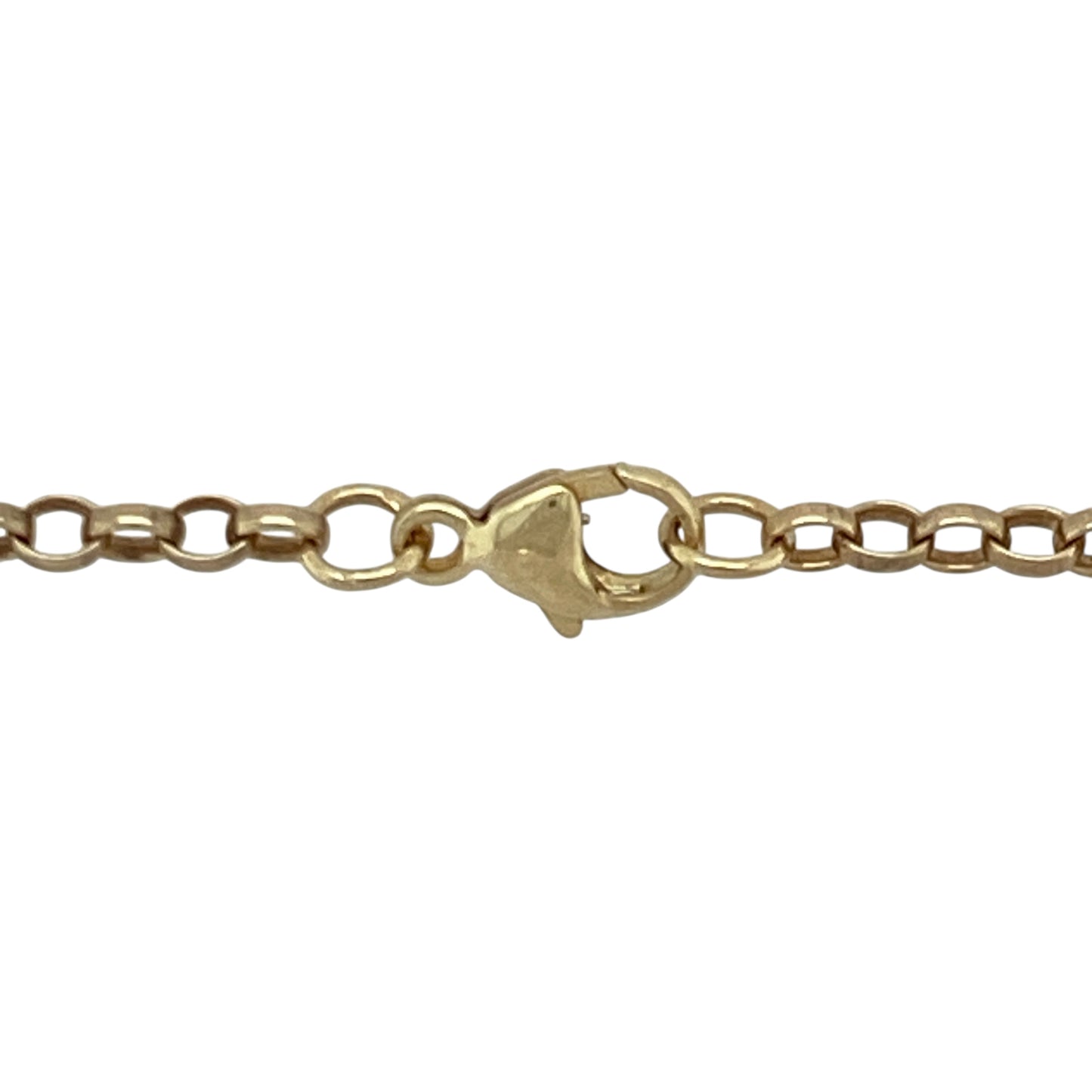 Bring classic charm and warm golden tone to your collection with this pre-owned 9ct yellow gold belcher chain—an easy-to-wear piece offering timeless style and everyday elegance.

Design: This 18" belcher chain features delicate 2mm rounded links that create a light, refined look suitable for both standalone wear and pairing with pendants.
Material: Made from 9-carat yellow gold, the chain has a polished finish that enhances its soft, radiant shine.