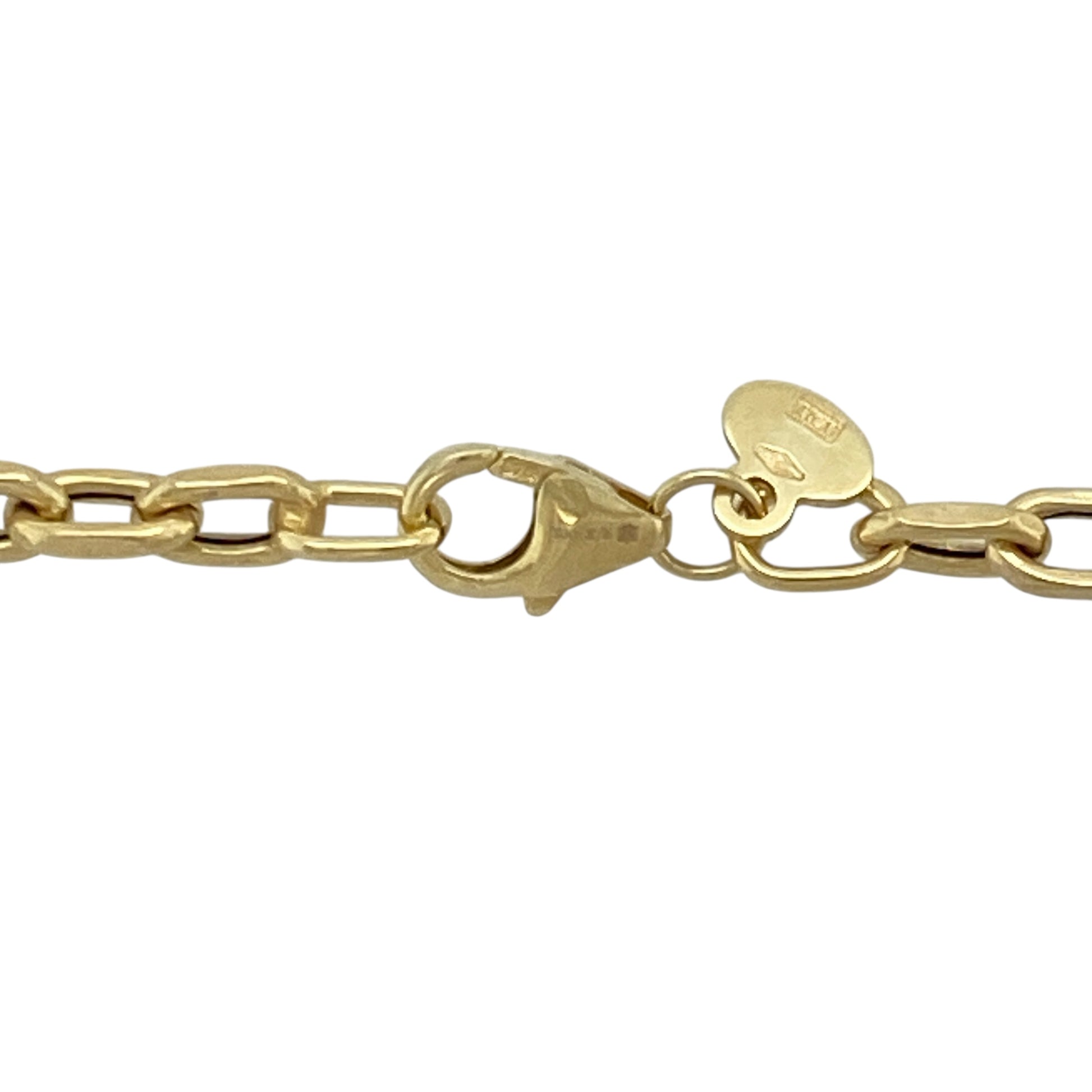 Bring light, elegant style and warm golden tone to your collection with this pre-owned 9ct yellow gold hollow belcher chain—an attractive piece offering classic simplicity and everyday versatility.

Design: This 20" hollow belcher chain features 3mm rounded links, creating a refined, open look with a gentle, flowing drape.
Material: Made from 9-carat yellow gold, the chain has a polished finish that enhances its soft, radiant shine.