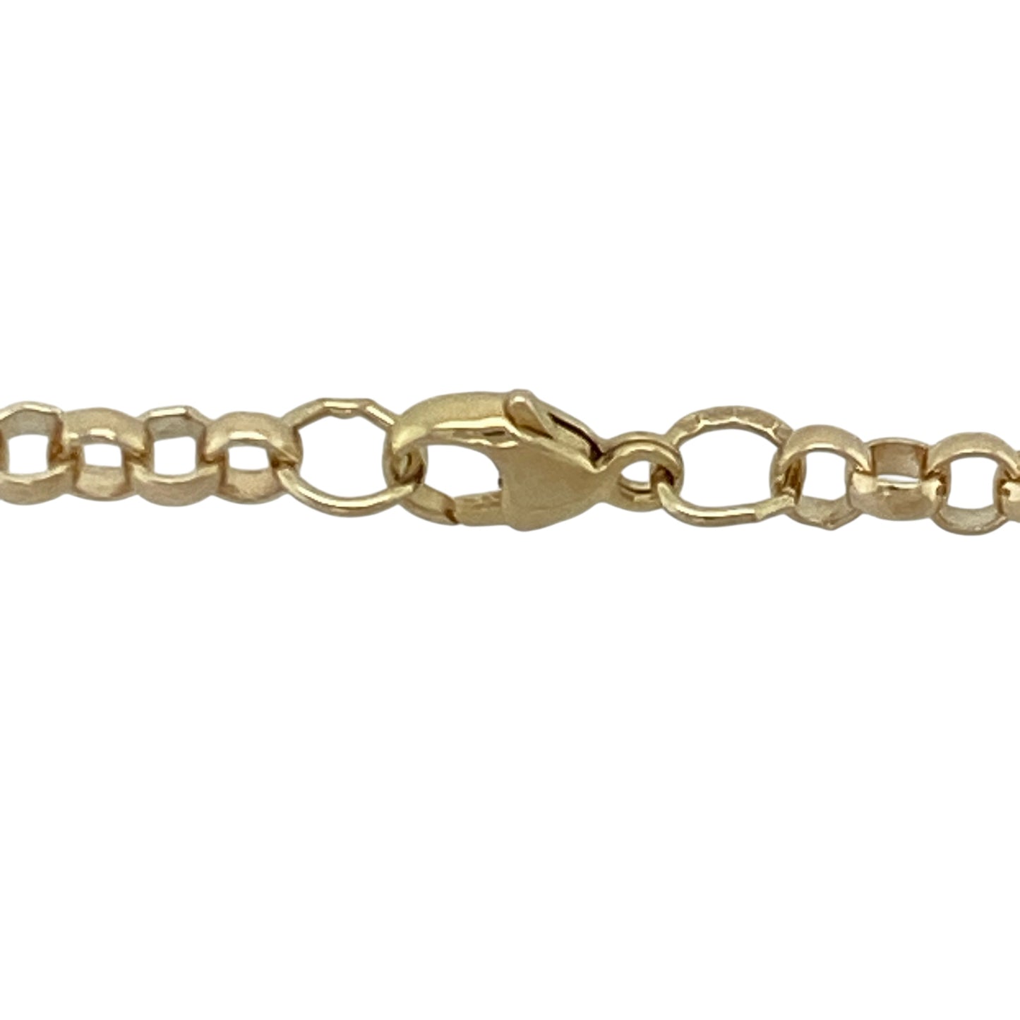 Bring refined style and warm golden tone to your collection with this pre-owned 9ct yellow gold belcher chain—an elegant choice offering timeless versatility and everyday appeal.

Design: This 22" belcher chain features 3mm rounded links that create a classic, balanced look suitable for wearing alone or with a pendant.
Material: Made from 9-carat yellow gold, the chain has a polished finish that enhances its soft, radiant shine.