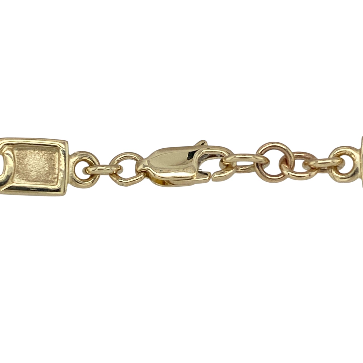 Bring timeless Celtic symbolism and substantial elegance to your jewellery collection with this pre-owned 9ct yellow gold Celtic knot bracelet, offering heritage-inspired design with a confident presence.

Design: The bracelet features a continuous Celtic knot pattern, symbolising eternity and interconnectedness, with flowing links that create a bold and refined look.