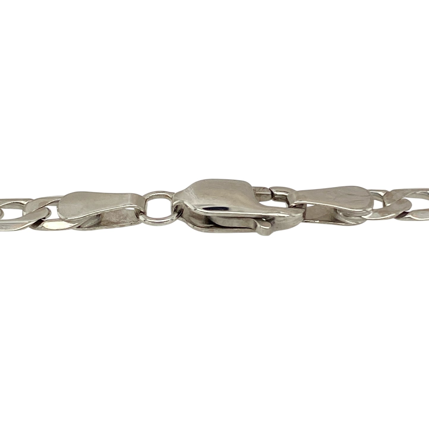 Bring clean, contemporary style to your jewellery collection with this pre-owned 9ct white gold curb bracelet, a versatile piece that combines classic design with a refined finish.

Design: The bracelet features a traditional curb link pattern with links measuring approximately 4mm wide, offering a balanced and understated look suitable for everyday wear.
Material: Made from polished 9-carat white gold, the cool-toned finish provides a sleek and modern appearance.