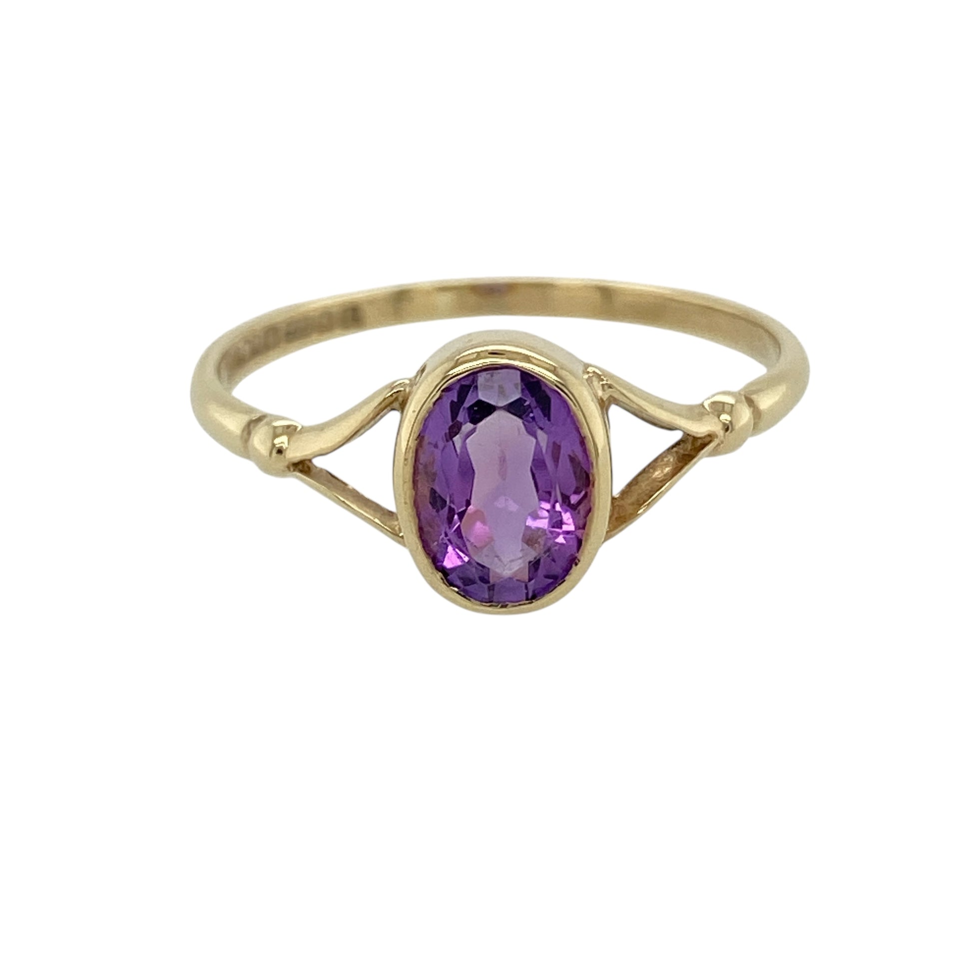 9ct Gold & Amethyst Set Ring