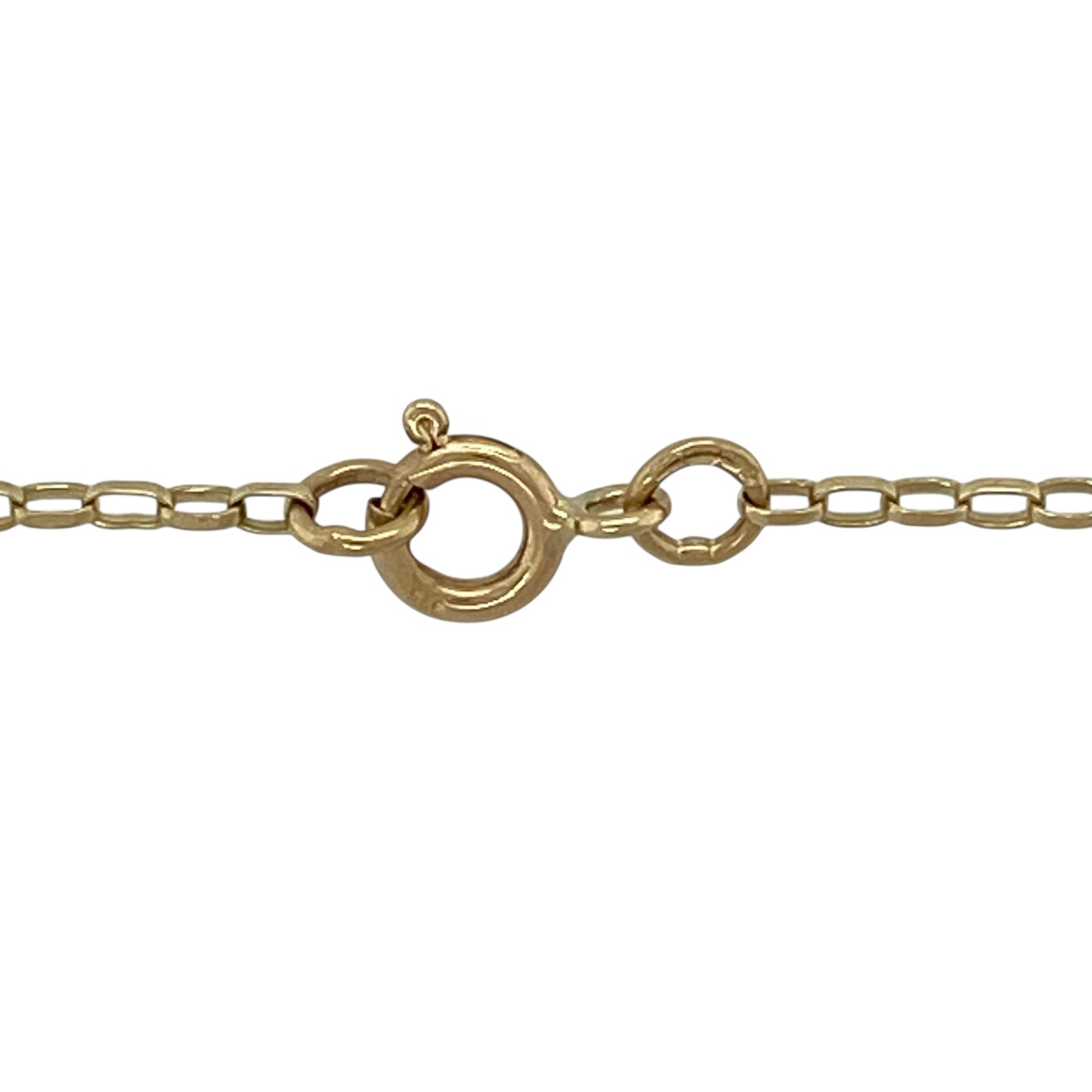 Bring classic simplicity and everyday versatility to your jewellery collection with this pre-owned 9ct yellow gold belcher chain, a timeless piece ideal for wearing alone or paired with a favourite pendant.

Design: This chain features traditional belcher links, creating a clean and balanced profile that never goes out of style.
Material: Made from 9-carat yellow gold, the warm polished finish enhances the rounded links and classic appearance.