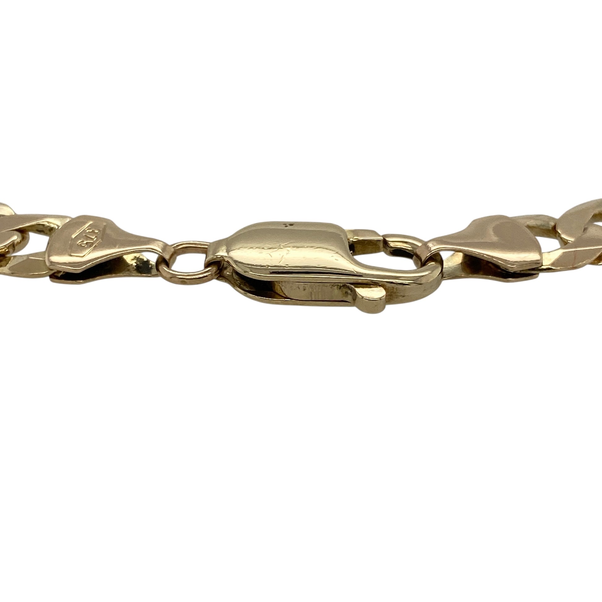 Bring bold style and classic strength to your jewellery collection with this pre-owned 9ct yellow gold curb bracelet.

Design: The bracelet features a traditional curb link design with a wide link width of approximately 7mm, giving it a strong and eye-catching appearance.
Material: Made from 9-carat yellow gold, the warm polished finish adds rich shine and timeless appeal.