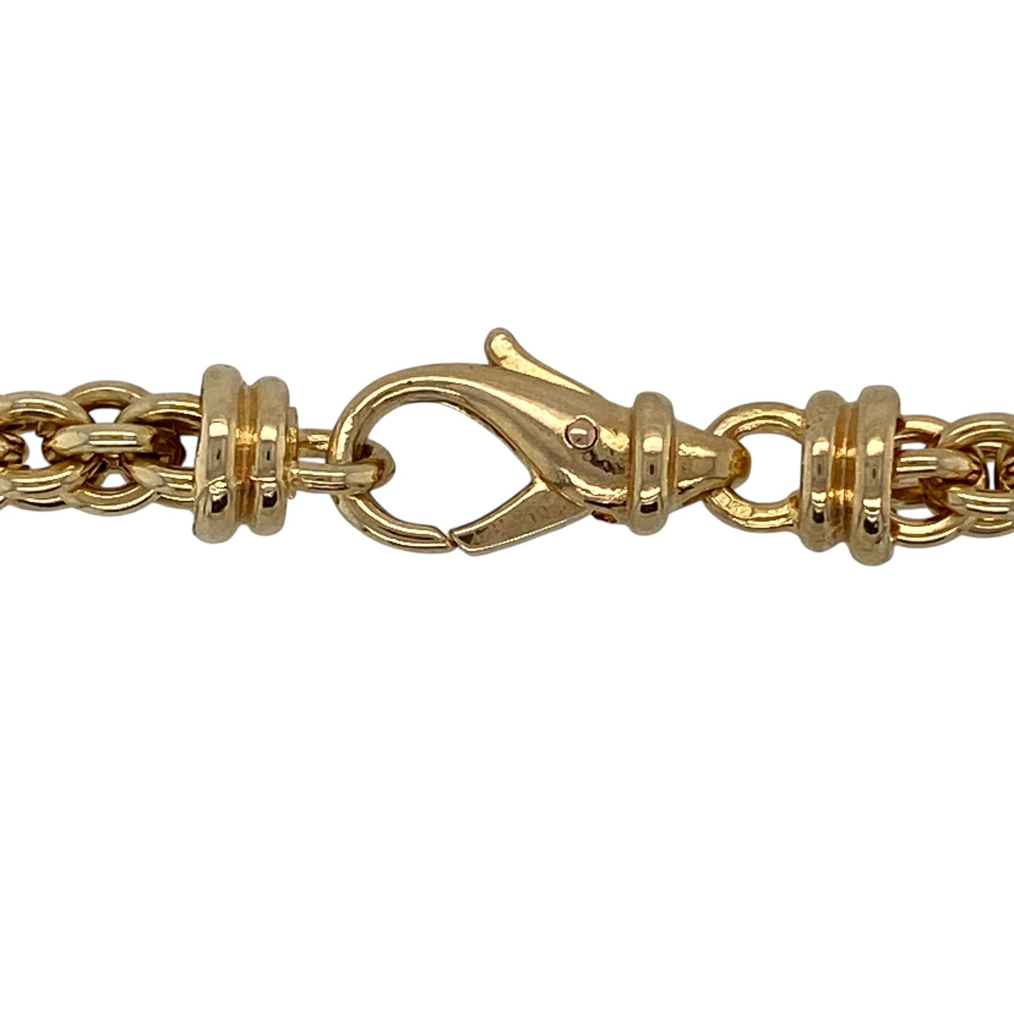 Bring bold presence and classic craftsmanship to your jewellery collection with this pre-owned 9ct yellow gold fancy belcher link style chain.

Design: The chain features a distinctive fancy belcher link design with a generous link width of approximately 6mm, creating a strong and eye-catching statement look.
Material: Made from 9-carat yellow gold, the warm polished finish enhances the decorative belcher links and rich gold tone.