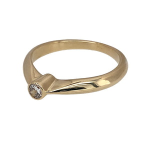 Preowned 9ct Yellow Gold & Diamond Set Solitaire Ring in size L with the weight 2.20 grams. The diamond is approximately 10pt with approximate clarity i1 and colour M - N