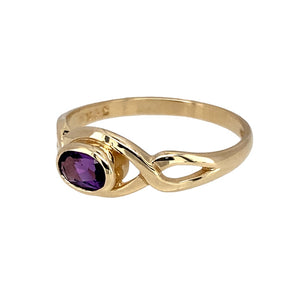 Preowned 9ct Yellow Gold & Oval Amethyst Set Ring in size Q with the weight 2.20 grams. The amethyst stone is 6mm by 4mm