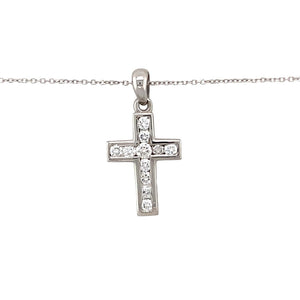 Preowned 18ct White Gold & Diamond Set Cross Pendant on an 18" trace chain with the weight 3.60 grams. The pendant is 2.8cm long including the bail