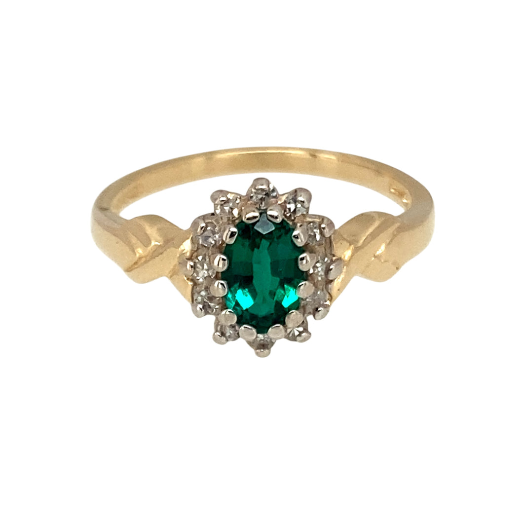 9ct Gold Diamond & Green Stone Set Cluster Ring