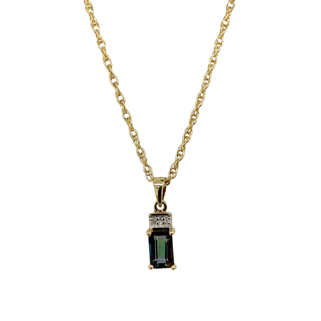 9ct Gold Diamond & Mystic Topaz Set 17