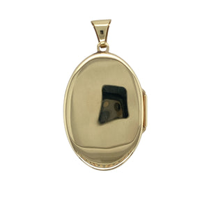 This pre-owned 9ct yellow and white gold floral patterned oval locket is an elegant and sentimental piece.

Design: Showcases a delicate floral pattern on the front, enhanced by white gold detailing for added contrast and beauty.
Material: 9ct yellow and white gold, combining classic warmth with a subtle two-tone effect.
Size & Weight: Weighs 4.40 grams, offering a comfortable yet substantial feel.

A timeless locket, perfect for holding cherished memories close to the heart.