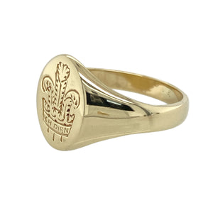 This pre-owned 9ct yellow gold Three Feathers oval signet ring is a distinctive and meaningful piece.

Design: Features the iconic Three Feathers symbol, representing Welsh heritage, on an oval-shaped signet ring. Material: Made from 9ct yellow gold, offering a rich and enduring finish. Size & Weight: Size Q, with a weight of 5 grams and the front of the ring measuring 14mm high.

A unique and symbolic ring, perfect for those who appreciate cultural and historic designs.