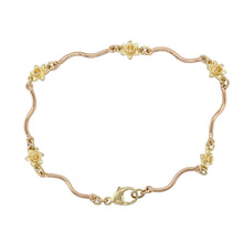 Load image into Gallery viewer, 9ct Welsh Gold 7&quot; Daffodil Bracelet
