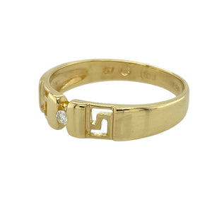 Add a touch of classical elegance to your collection with this pre-owned 18ct yellow gold diamond set Greek key band ring, combining timeless symbolism with refined sparkle, featuring:

Design: A striking Greek key motif flows around the band, symbolising infinity and unity, with a single diamond set at the centre to add a refined focal point and a hint of brilliance.