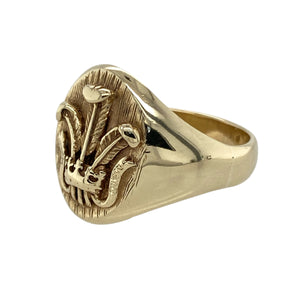 Bring proud heritage and bold style to your collection with this pre-owned 9ct yellow gold Welsh Three Feathers oval signet ring, offering strong design and meaningful symbolism—perfect for everyday wear or standout occasions.

Design: The ring features the iconic Welsh Three Feathers emblem on an oval face, symbolising loyalty and tradition with a distinctive national touch.
Material: Made from 9-carat yellow gold, the polished finish enhances the engraved detail and adds a rich, refined glow.
