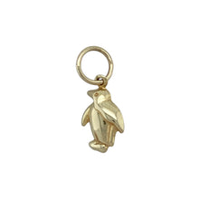 Load image into Gallery viewer, Bring playful charm and character to your collection with this pre-owned 9ct yellow gold penguin charm, offering whimsical design in a polished finish—perfect for animal lovers or a unique addition to any charm bracelet.

Design: This detailed charm features a standing penguin with smooth contours and subtle shaping, capturing the character of this beloved animal in miniature form.

