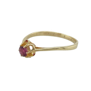 Bring vintage charm and rich colour to your collection with this pre-owned 9ct yellow gold ruby set solitaire ring, featuring a timeless design with romantic detail—perfect for elegant everyday wear or a meaningful gift.

Design: The ring features a 4mm round ruby set in a delicate flower basket setting, adding vintage-inspired texture and graceful character to the solitaire design.
