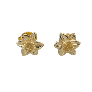 Bring national pride and floral charm to your collection with these pre-owned 9ct yellow gold Welsh daffodil stud earrings, celebrating the iconic symbol of Wales in a timeless and elegant design—perfect for everyday wear or thoughtful gifting.

Design: Each earring features a detailed daffodil motif, capturing the delicate shape and spirit of the national flower of Wales.
