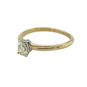 Elevate your collection with classic elegance and unique charm in this pre-owned 18ct yellow gold pear-shaped diamond solitaire ring—refined, timeless, and full of character.

Design: Featuring a striking pear-shaped diamond of approximately 0.39ct, this solitaire ring showcases a graceful and elongated silhouette that catches the light beautifully.
Material: Made from 18-carat yellow gold, the warm-toned band enhances the soft lemon hue of the diamond, creating a sophisticated and subtle contrast.
