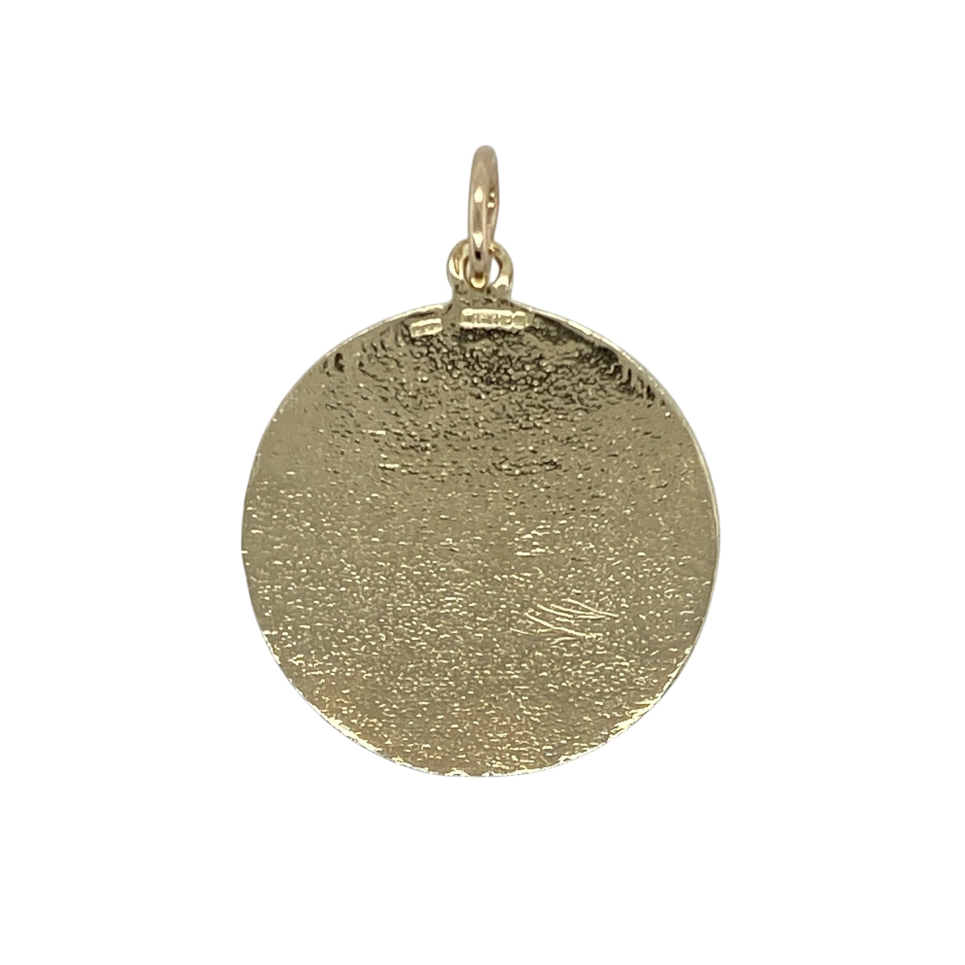 Carry a symbol of protection and faith with this pre-owned 9ct yellow gold round St Christopher pendant—classic in design and rich in spiritual meaning.

Design: The pendant features a detailed depiction of St Christopher, the patron saint of travellers, offering timeless significance and traditional style.
Material: Made from 9-carat yellow gold, the polished finish highlights the intricate detailing and gives the piece a warm, radiant glow.
