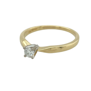 Bring classic elegance and enduring sparkle to your collection with this pre-owned 18ct yellow gold solitaire ring, featuring a brilliant-cut diamond in a timeless setting—perfect for meaningful occasions or everyday sophistication.

Design: The ring features a single brilliant-cut diamond of approximately 0.17ct, held in a traditional solitaire setting. The diamond has an approximate clarity of SI2 and a colour grade between K and M, offering warm brilliance and subtle character.
