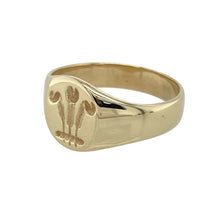 Load image into Gallery viewer, Show your pride and heritage with this pre-owned 9ct yellow gold three feather oval signet ring—perfect for timeless style with symbolic meaning.

Design: The ring features an 11mm high oval face engraved with the traditional Welsh three feather emblem, offering a classic and recognisable design.
Material: Made from 9-carat yellow gold, the polished finish enhances the fine detailing and gives the ring a warm, refined glow.

