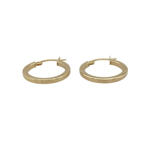 Add minimalist shine and everyday elegance to your collection with these pre-owned 9ct yellow gold plain hoop creole earrings—perfect for timeless simplicity and versatile style.

Design: Each earring features a smooth, classic hoop creole shape with clean lines and no embellishments for a sleek, understated look.
Material: Made from 9-carat yellow gold, the polished finish enhances the smooth surface with a warm, radiant glow.
