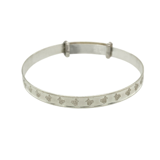 Bring playful sweetness and timeless charm to a little one’s jewellery collection with this new 925 silver teddy bear patterned baby expander bangle—a delightful keepsake full of warmth and childhood joy.

Design: The 4mm wide bangle features an adorable teddy bear pattern along the band, symbolising comfort, innocence, and love.
Material: Made from solid 925 sterling silver, the polished finish adds a gentle shine that enhances the cute and detailed design.
