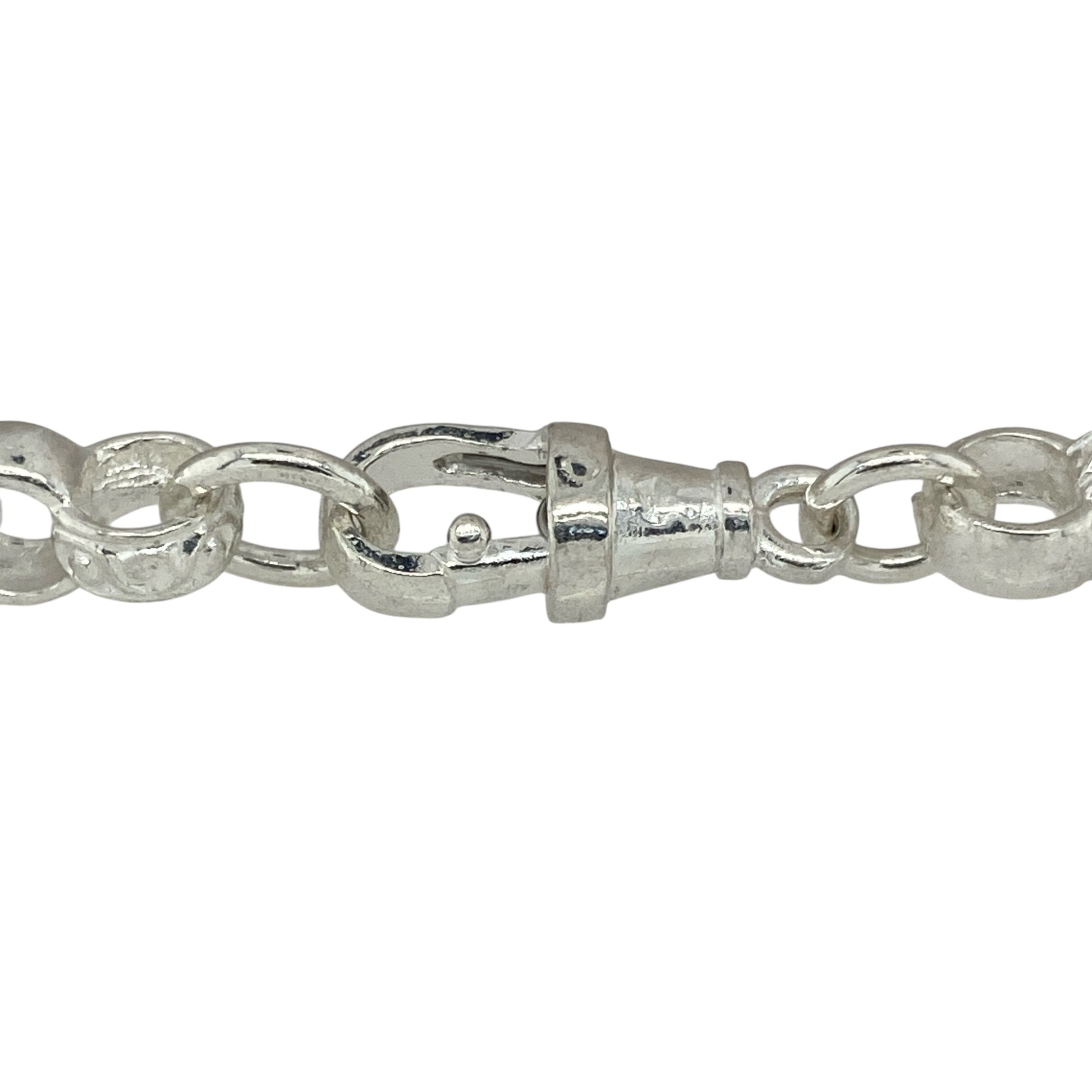 Bring detailed craftsmanship and classic style to your jewellery collection with this new 925 silver 7.5" patterned engraved belcher bracelet—a timeless piece with subtle texture and elegant shine.

Design: Featuring a 6mm wide belcher link design, each link is detailed with fine engraving for added depth and visual interest.
Material: Made from solid 925 sterling silver, the polished and engraved finish combines shine with intricate patterning for a refined look.

