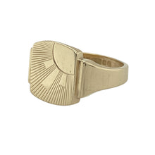 Load image into Gallery viewer, Bring bold character and unique detail to your collection with this pre-owned 9ct yellow gold sunrise/sunset patterned rectangle signet ring—a distinctive design with timeless appeal.

Design: This ring features a rectangular face adorned with a sunrise or sunset-style pattern, adding visual interest and a symbolic touch to the classic signet form.
Material: Made from 9-carat yellow gold, the polished finish enhances the depth of the pattern and offers a warm, rich tone.

