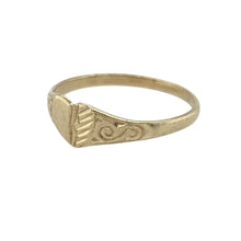 Load image into Gallery viewer, Bring delicate charm and timeless sentiment to your collection with this pre-owned 9ct yellow gold patterned heart signet ring—a sweet design perfect for a woman’s pinky or a child’s keepsake.

Design: This ring features a 5mm high heart-shaped face with fine patterned detailing, adding a touch of vintage-inspired elegance.
Material: Made from 9-carat yellow gold, the polished finish enhances the intricate design and provides a soft, warm glow.

