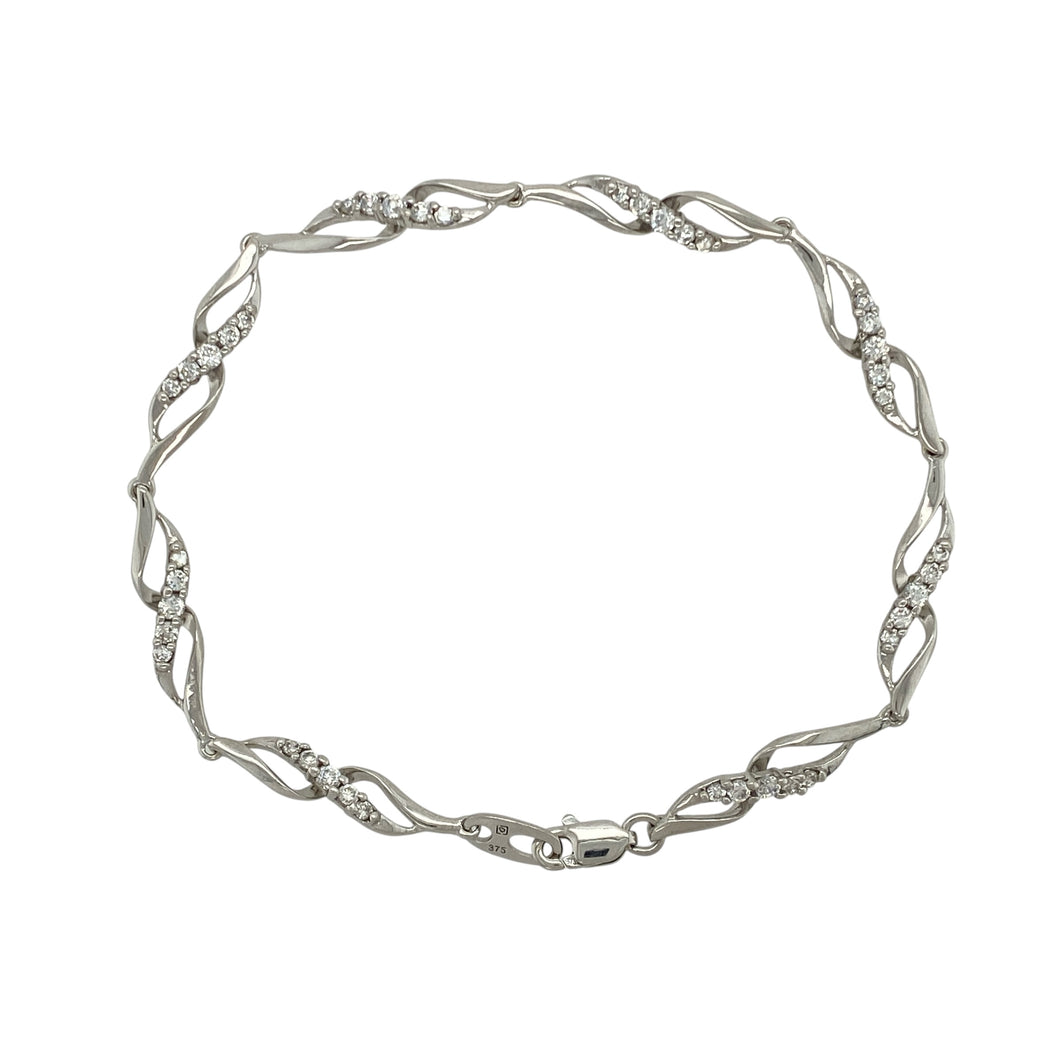 9ct White Gold & Cubic Zirconia Set 7.25