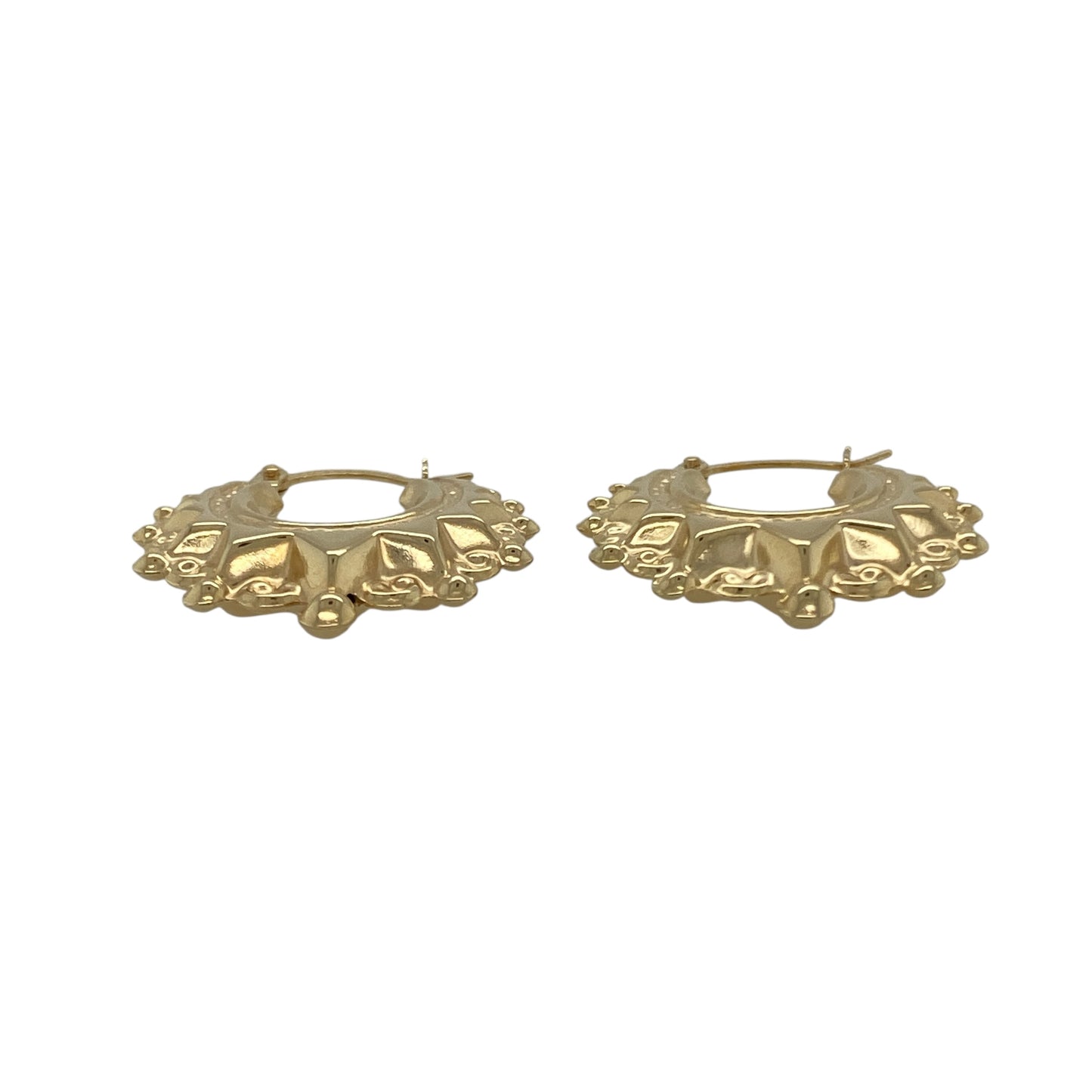 Bring warm elegance and timeless shine to your collection with these new 9ct yellow gold fancy round creole earrings, offering a classic design and refined detail—perfect for elevating any look.

Design: The earrings feature a sophisticated round creole style with a fancy, detailed finish, measuring approximately 20mm in diameter. Their graceful curves and intricate design create a versatile and eye-catching silhouette.
