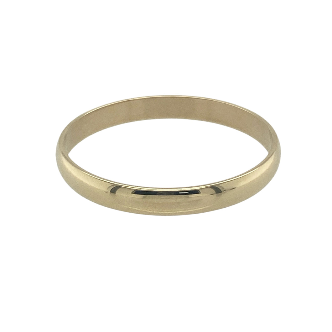 Bring classic warmth and timeless simplicity to your collection with this pre-owned 9ct yellow gold wedding band ring, offering traditional elegance and a refined profile — perfect for marking life’s most meaningful moments.

Design: This elegant 3mm band features a clean, balanced silhouette that works beautifully as a wedding ring, stacking piece, or understated everyday accessory.
