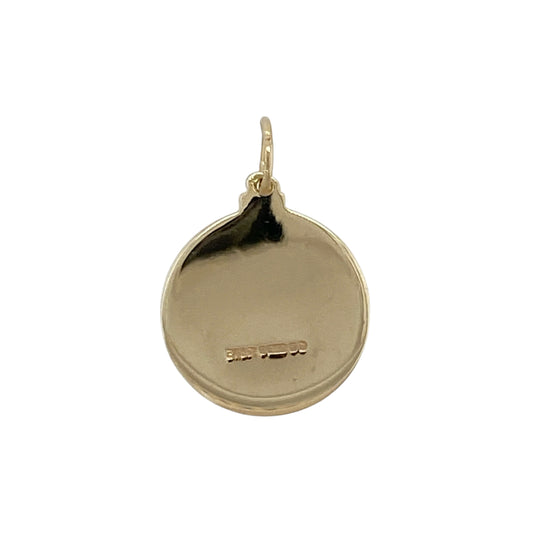 Bring meaningful symbolism and classic style to your collection with this pre-owned 9ct yellow gold round St Christopher pendant—perfect for offering protection and guidance to its wearer.

Design: The pendant features a detailed depiction of St Christopher, the patron saint of travellers, within a round frame.
Material: Made from 9-carat yellow gold, the polished finish enhances the warm tone and fine detailing of the design.
