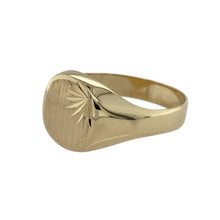 Load image into Gallery viewer, Bring modern texture and subtle detail to your collection with this pre-owned 9ct yellow gold patterned corner brushed finish signet ring—perfect for those who appreciate a sleek yet distinctive style.

Design: The ring features a 10mm high rectangular front with a brushed finish, accented by a patterned corner for a contemporary touch.
Material: Made from 9-carat yellow gold, the brushed surface contrasts beautifully with the polished patterned detail.

