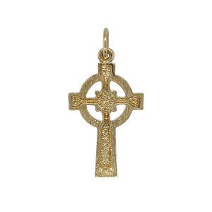 Bring symbolic design and timeless detail to your collection with this pre-owned 9ct yellow gold Celtic patterned cross pendant—perfect for those who appreciate heritage style with lasting meaning.

Design: The pendant features a traditional cross shape adorned with intricate Celtic patterns for a distinctive and meaningful look.
Material: Made from 9-carat yellow gold, the polished finish enhances the warm tone and highlights the detailed engraving.
