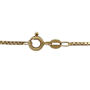 Bring refined simplicity and golden elegance to your collection with this pre-owned 9ct yellow gold box chain—a versatile piece perfect for both everyday wear and pairing with pendants.

Design: The 16" chain features classic box-shaped links, offering a sleek and understated style.
Material: Made from 9-carat yellow gold, the polished finish enhances the smooth links and adds timeless appeal.
Chain Detail: Measuring 1.5mm in link width, the chain provides a delicate yet durable profile.
