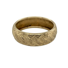 Load image into Gallery viewer, Bring subtle detail and golden elegance to your collection with this pre-owned 14ct yellow gold patterned band ring—a refined design with timeless appeal.

Design: The ring features a 6mm wide band with a decorative patterned finish, adding texture and character to its classic form.
Material: Made from 14-carat yellow gold, the polished surface enhances the intricate patterning and provides lasting shine.

