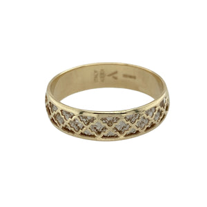 Bring unique design and subtle elegance to your collection with this pre-owned 9ct yellow and white gold patterned band ring, offering versatile style with a touch of distinction—ideal for both everyday wear and special occasions.

Design: The band features an overlaid pattern combining yellow and white gold, creating a striking contrast across its 5mm width.
Material: Made from 9-carat yellow and white gold, the polished finish highlights the interplay of tones for a refined and versatile look.
