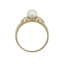 Load image into Gallery viewer, 9ct Gold &amp; Pearl Set Ring
