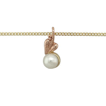Load image into Gallery viewer, Bring romantic elegance and heritage style to your collection with this pre-owned 9ct yellow and rose gold Clogau pearl pendant on an 18&quot; Clogau curb chain, offering timeless beauty with a refined finish—perfect for special occasions or everyday sophistication.

Design: The pendant measures 1.6cm long including the bail and features a single 6mm pearl framed by elegant yellow and rose gold detailing.

