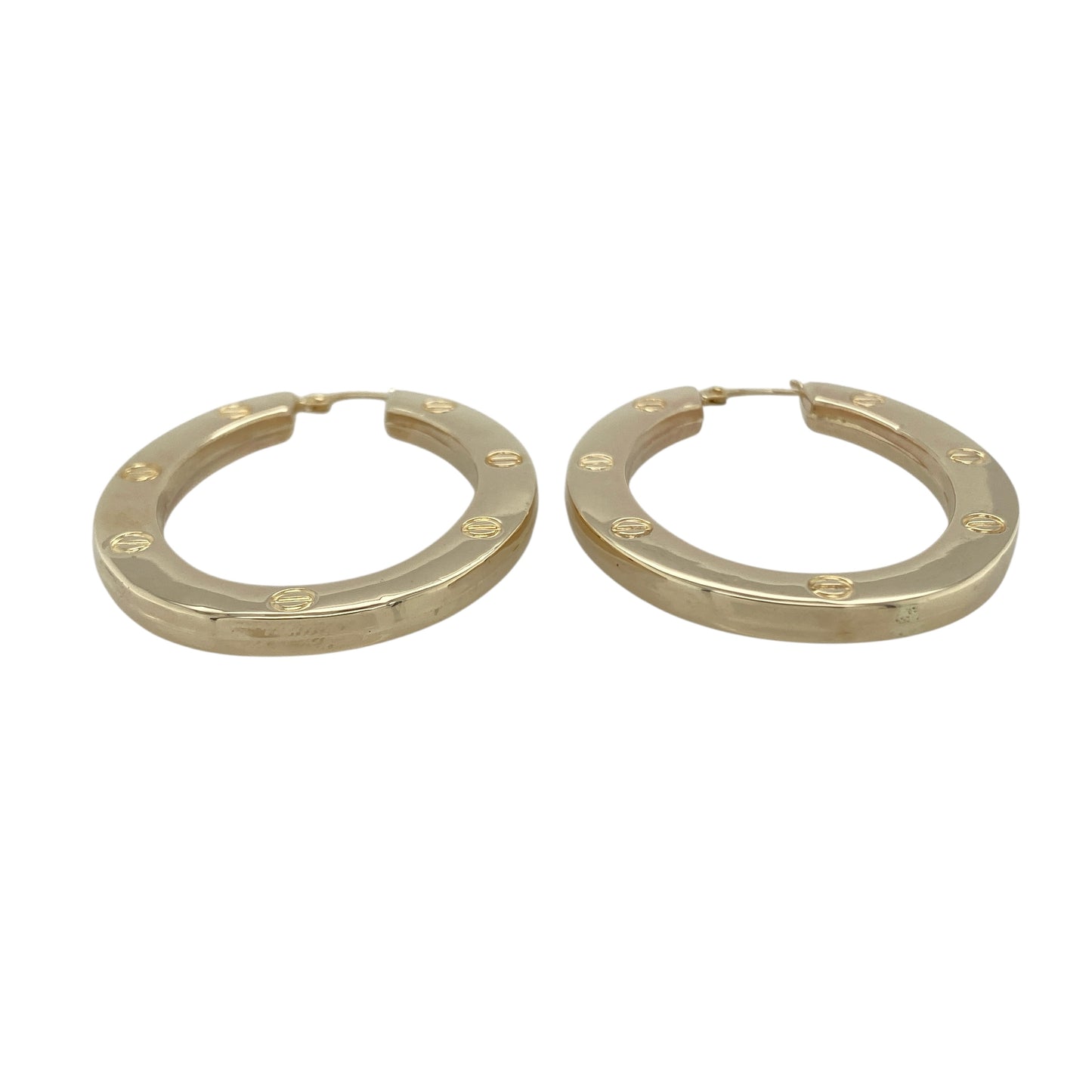 Bring bold style and timeless appeal to your collection with these pre-owned 9ct yellow gold large oval screw detail creole earrings—a statement design with classic character.

Design: Each earring features a large oval creole hoop enhanced with decorative screw detailing, adding texture and visual interest.
Material: Made from 9-carat yellow gold, the polished finish highlights the warm tone and complements the bold design.