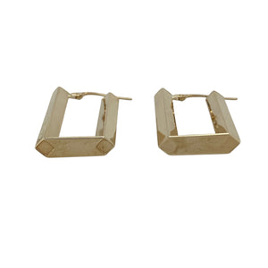Bring modern style and golden shine to your collection with these pre-owned 9ct yellow gold rectangle creole earrings—a contemporary twist on a classic design.

Design: Each earring features a rectangular creole shape, offering clean lines and a bold geometric look.
Material: Made from 9-carat yellow gold, the polished finish enhances the warm tone and highlights the sleek design.