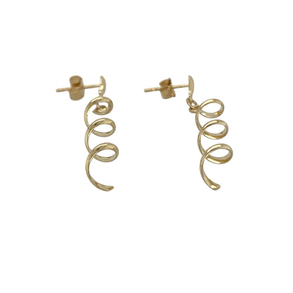 Bring subtle movement and golden elegance to your collection with these pre-owned 9ct yellow gold drop earrings, featuring a delicate twisted design for timeless appeal.

Design: Each earring showcases a slender twisted drop, creating a graceful shape that catches the light with every turn.
Material: Made from 9-carat yellow gold, the polished finish enhances the warm tone and shine.