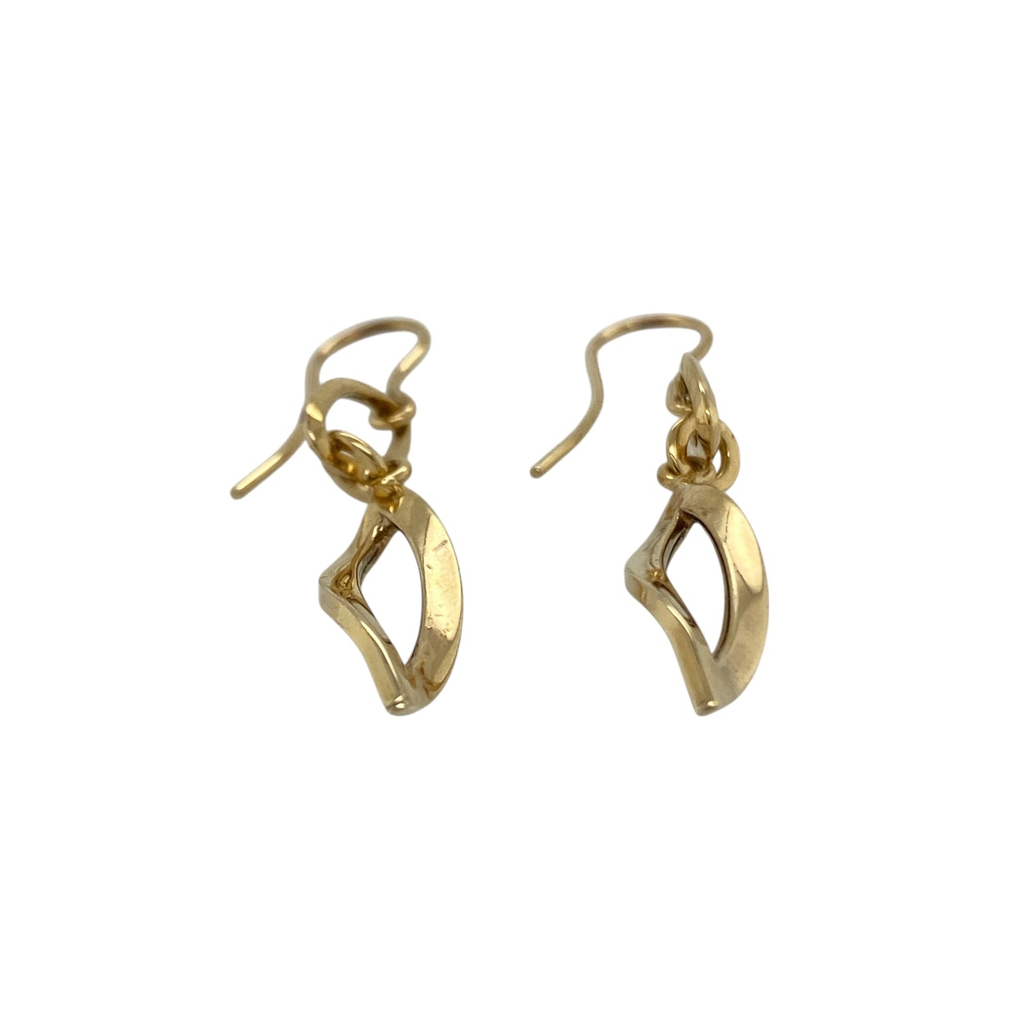 Bring graceful movement and golden shine to your collection with these pre-owned 9ct yellow gold drop earrings, styled with an elegant swirling design.

Design: Each earring features a flowing swirl shape that catches the light beautifully, adding a touch of sophistication and charm.
Material: Made from 9-carat yellow gold, the polished finish enhances the warm tone and reflective shine. 