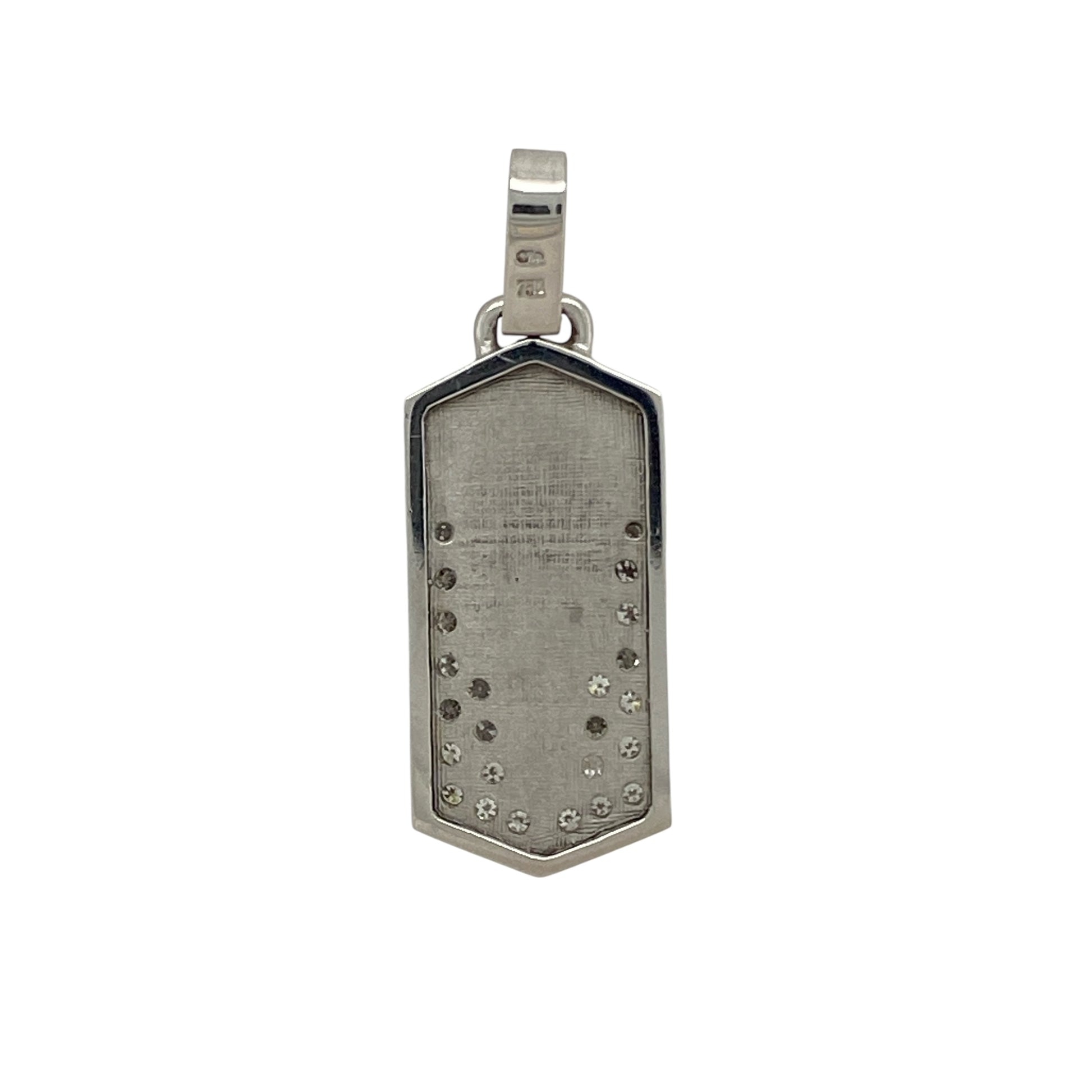 Add modern sophistication to your collection with this pre-owned 18ct white gold diamond tag pendant, a sleek design enhanced with refined sparkle.

Design: The pendant features a contemporary tag-style shape, accented with diamonds for a bold yet elegant look.
Material: Made in 18-carat white gold, the polished finish offers a bright and modern backdrop that enhances the brilliance of the diamonds.