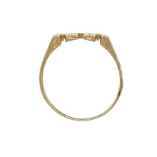 Load image into Gallery viewer, 9ct Gold Mum Ring

